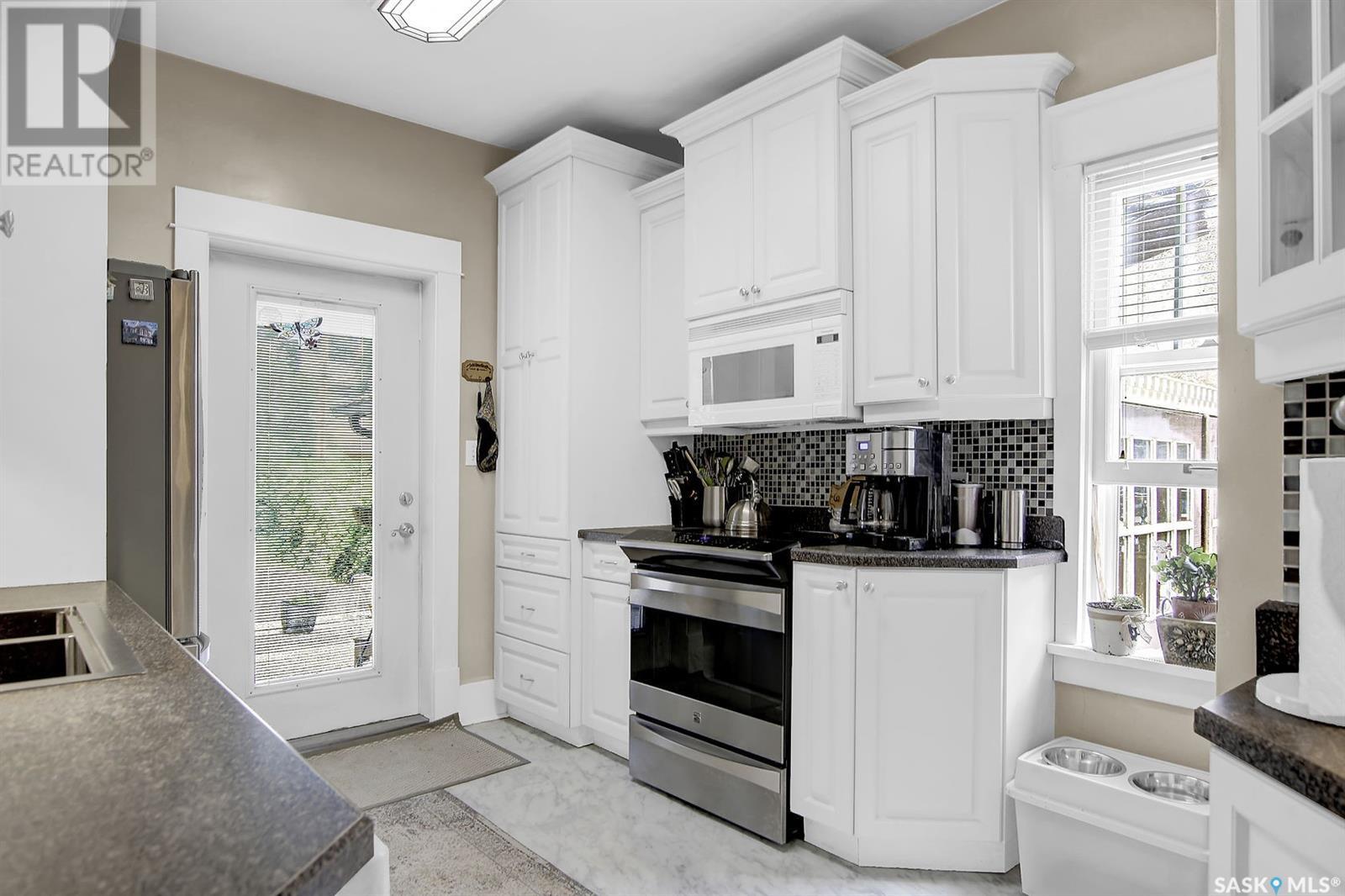 233 Leopold CRESCENT
