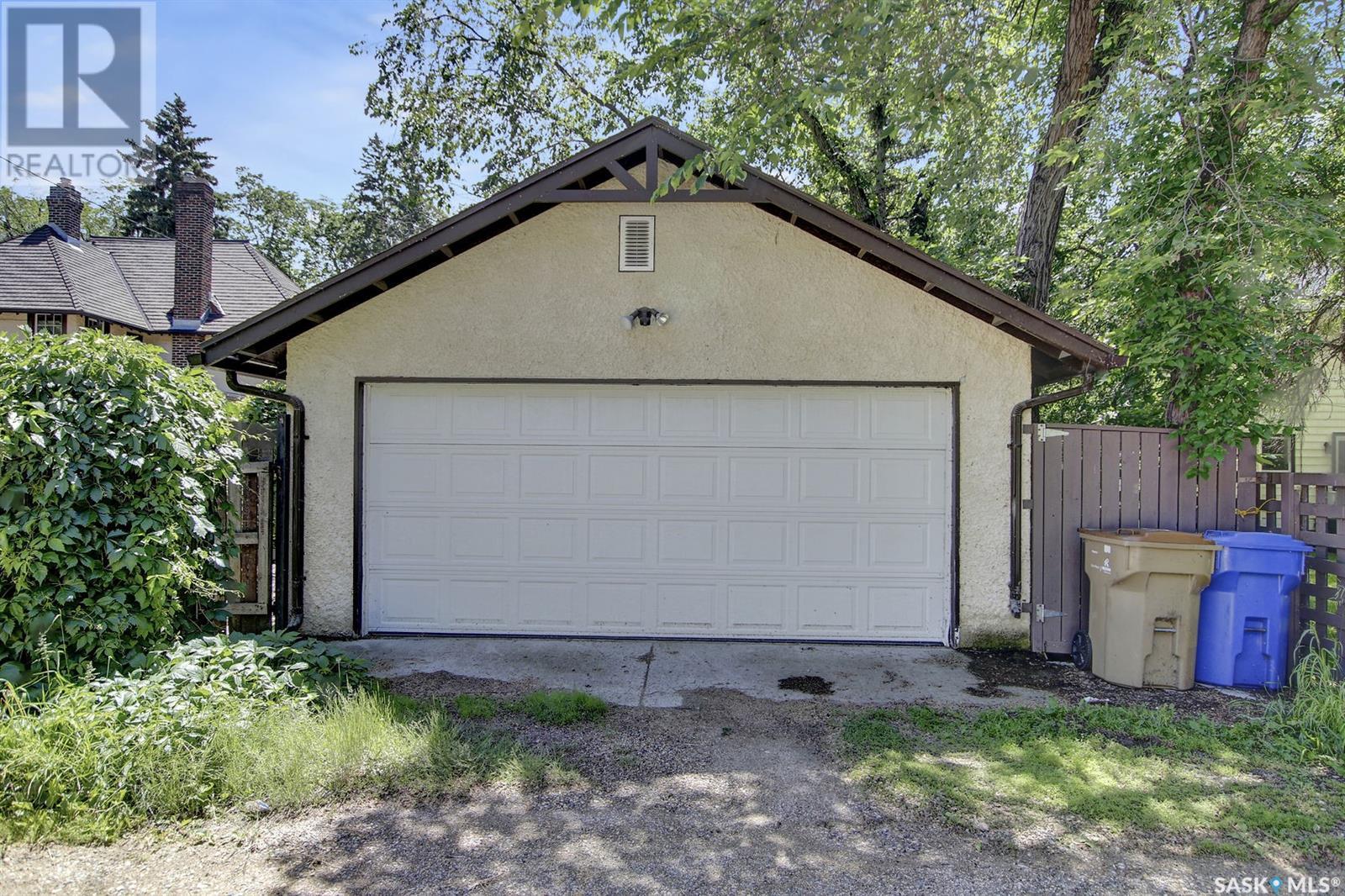 233 Leopold CRESCENT