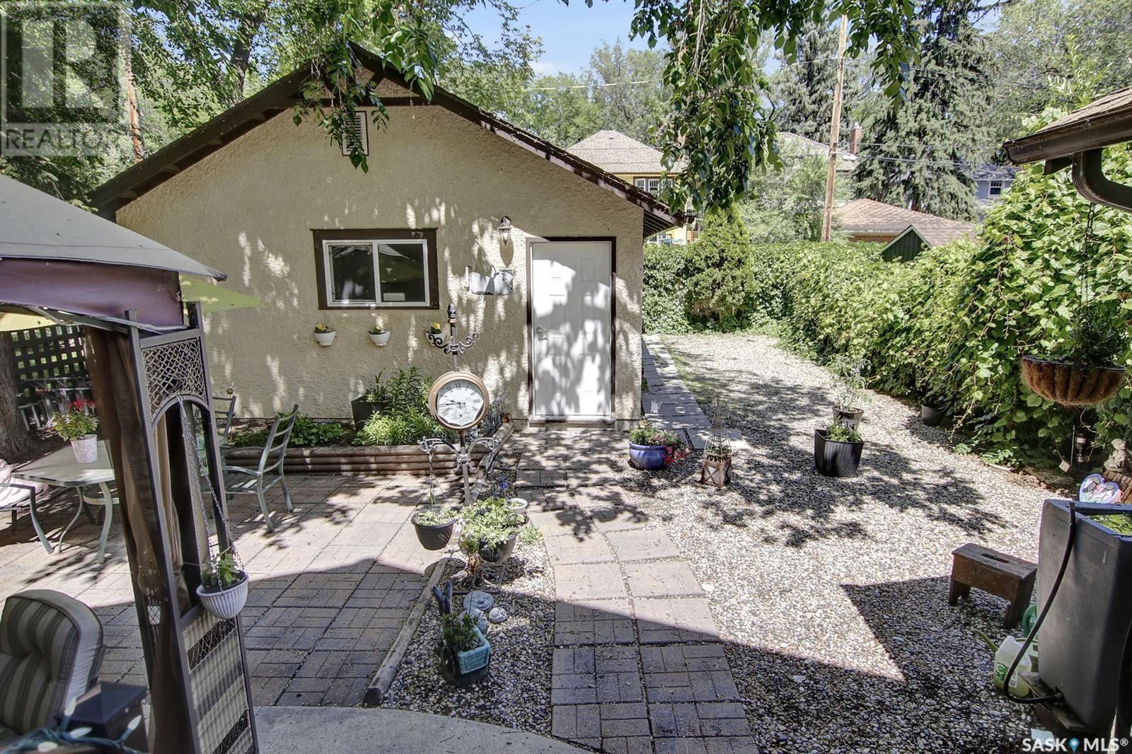 233 Leopold CRESCENT