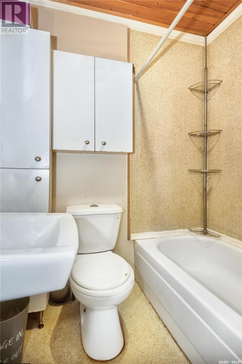 973 12th STREET W
