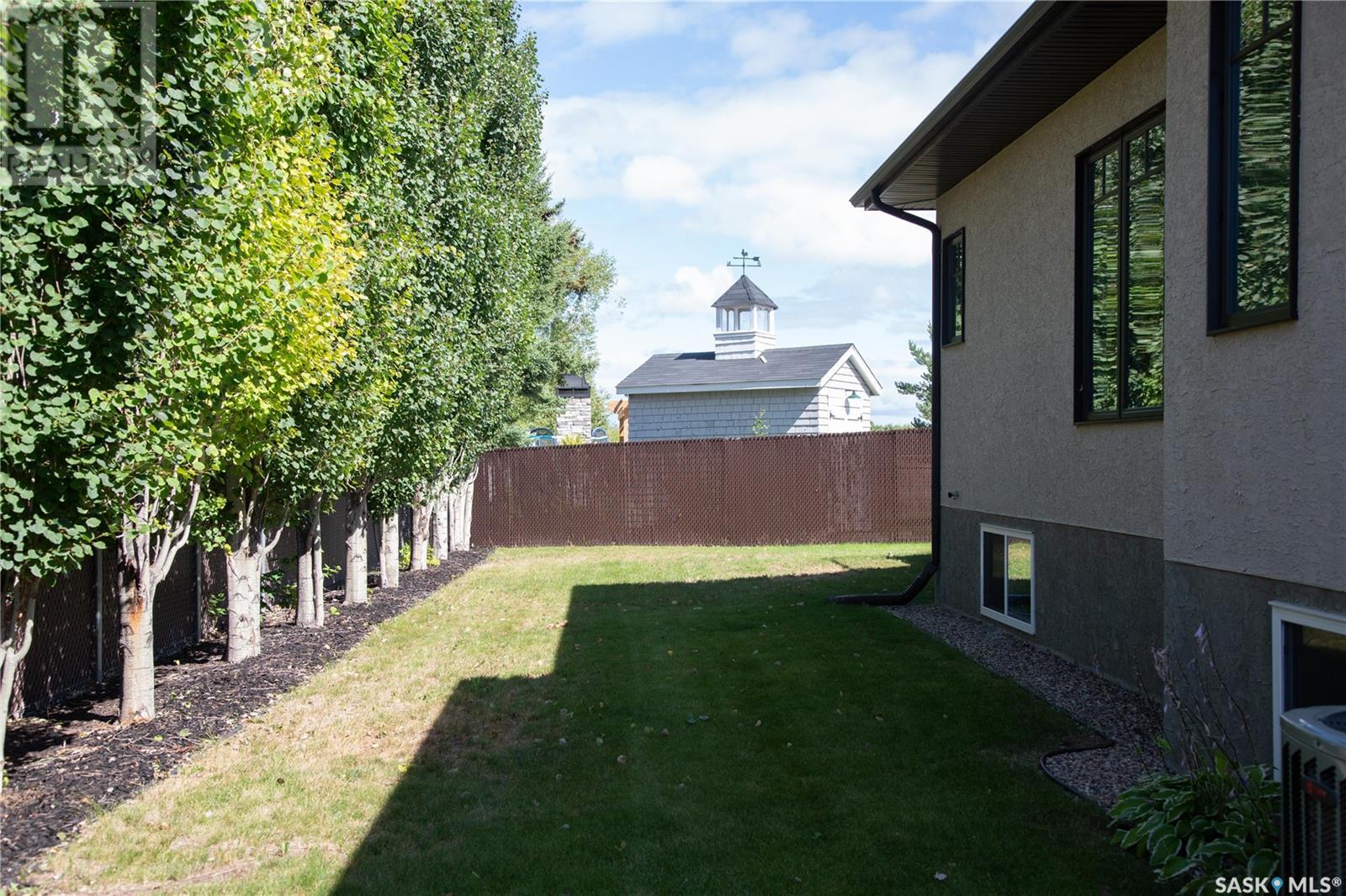 38 Glen Howard WAY
