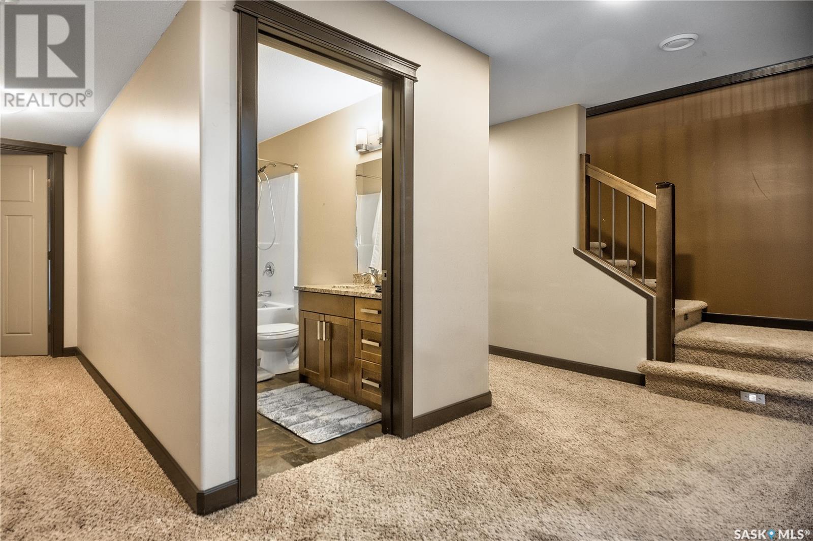 38 Glen Howard WAY