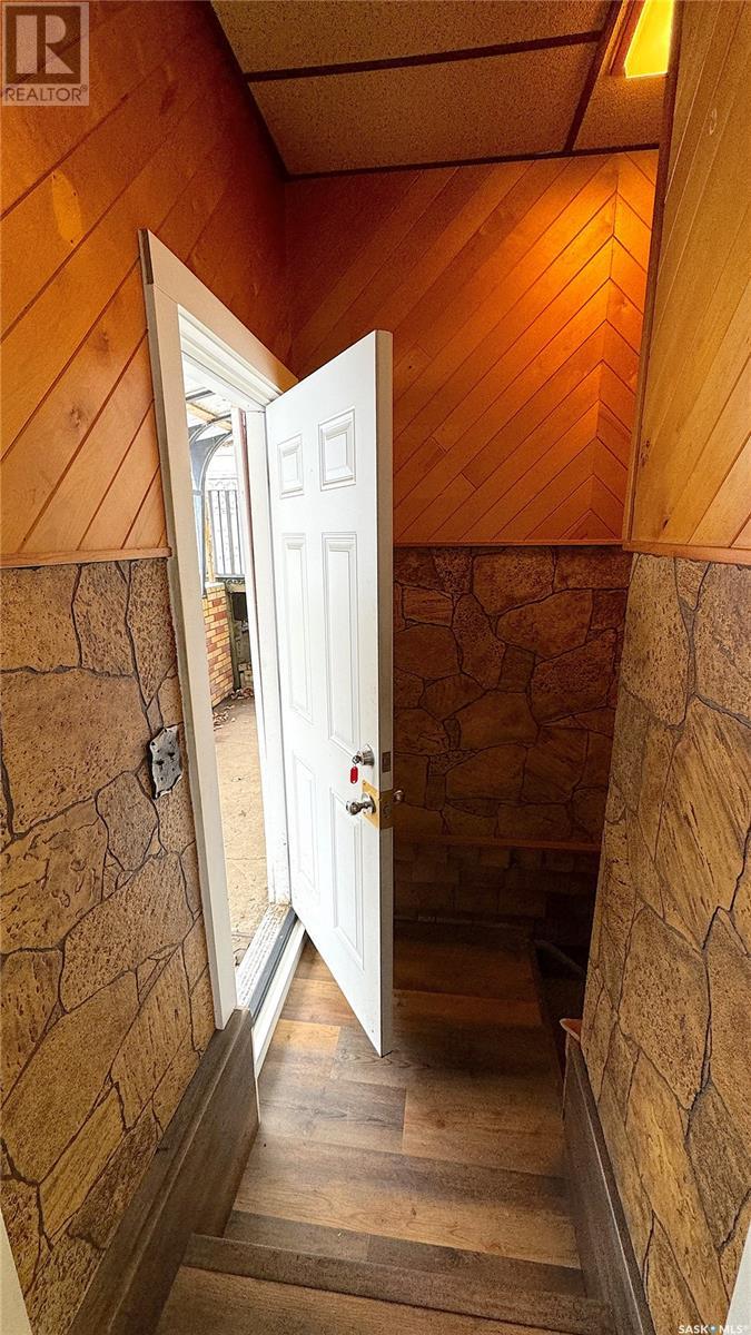 879 13th STREET W