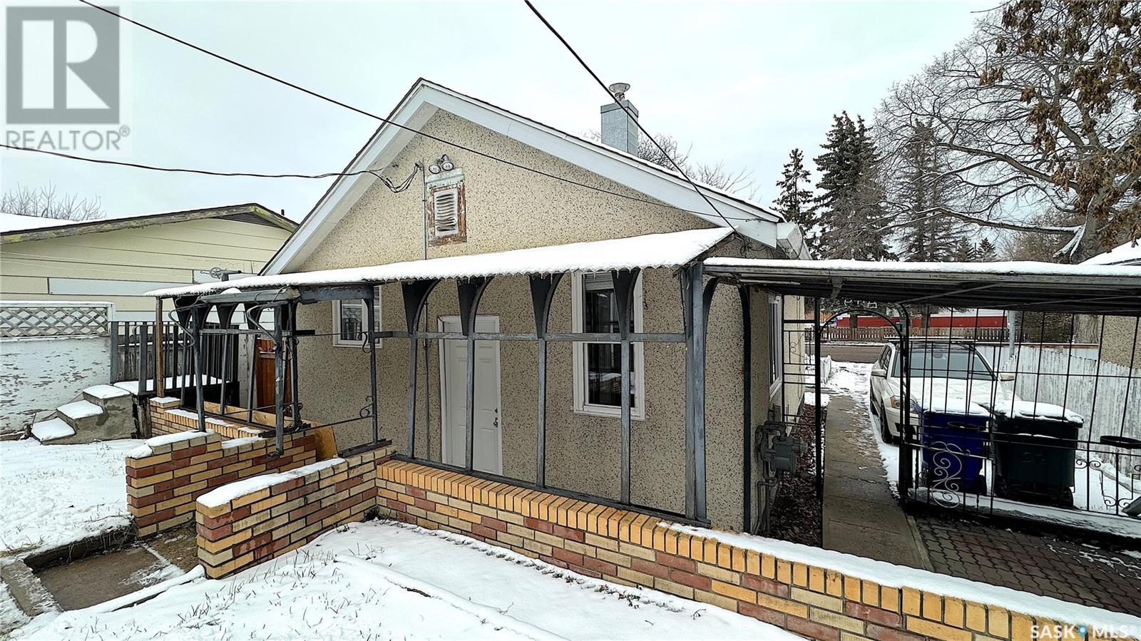 879 13th STREET W