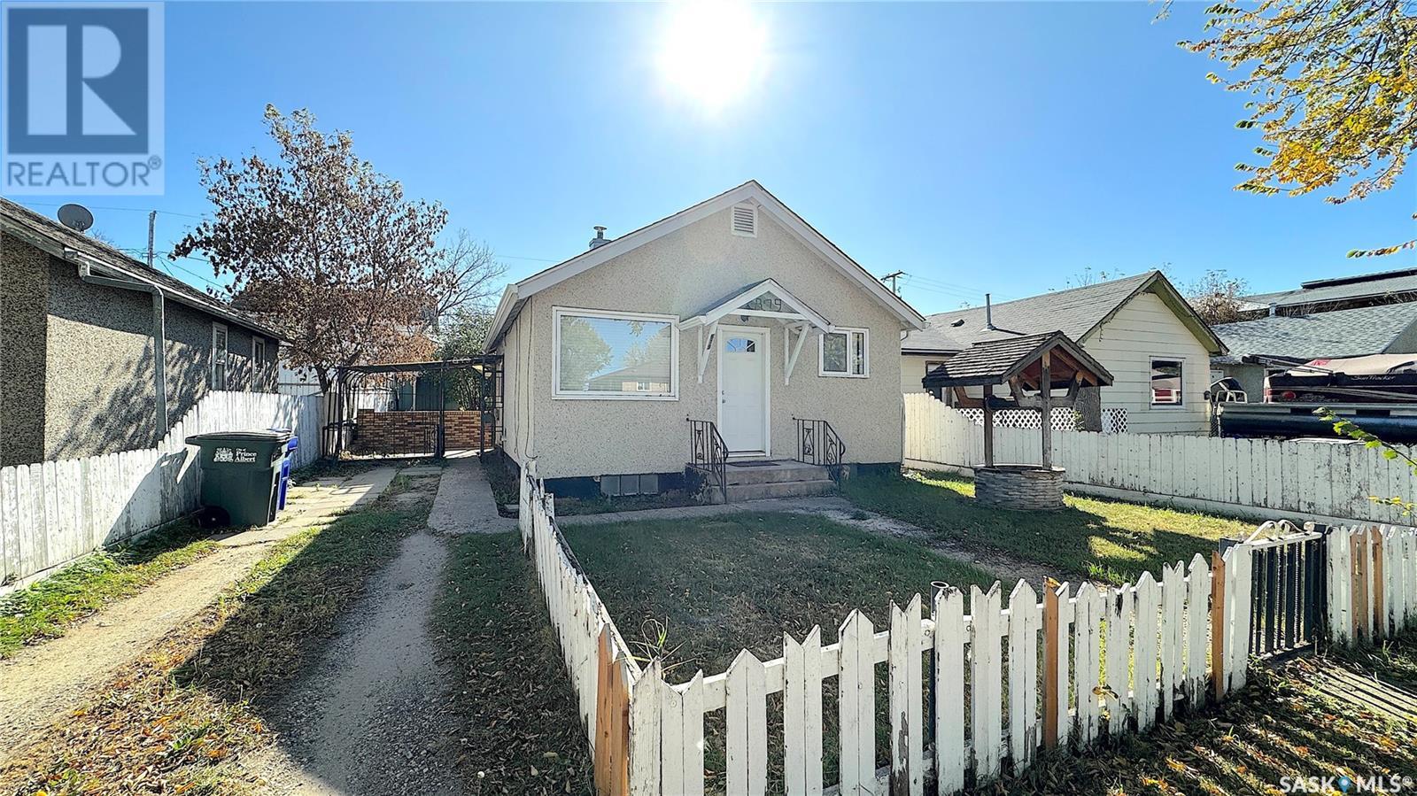 879 13th STREET W