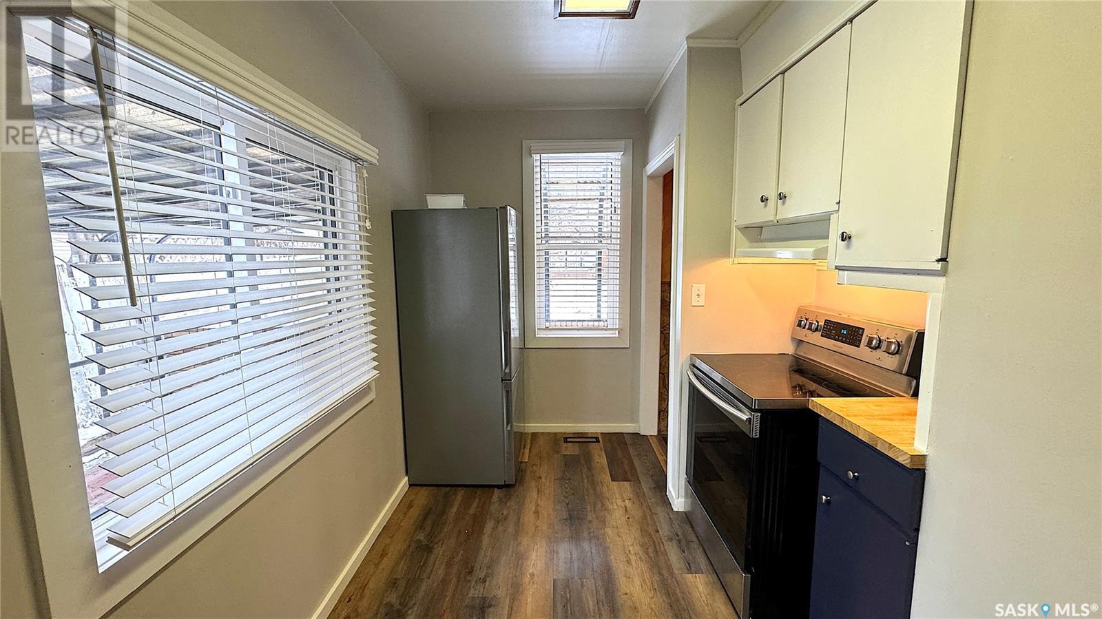 879 13th STREET W