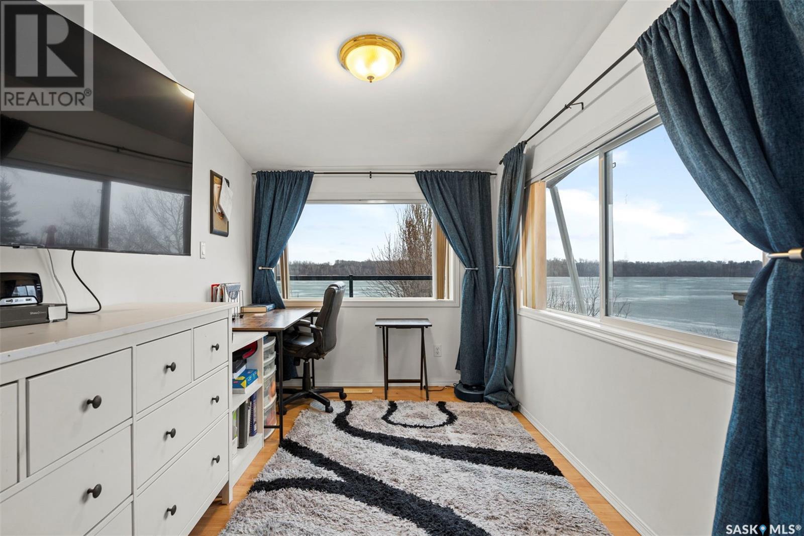 L12 B3 Nelson Beach
