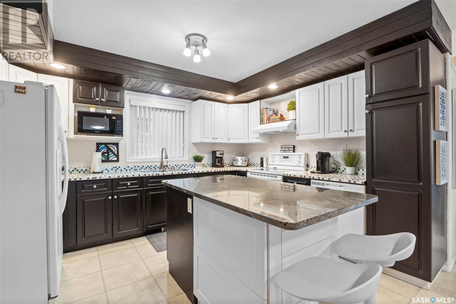 L12 B3 Nelson Beach