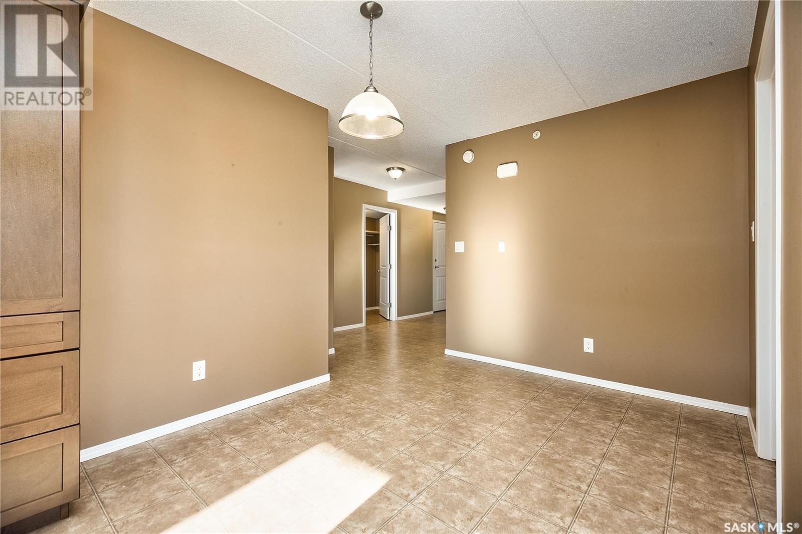 303 2781 Woodbridge DRIVE
