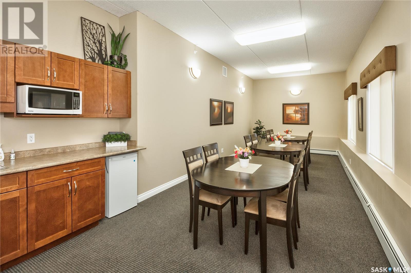 303 2781 Woodbridge DRIVE