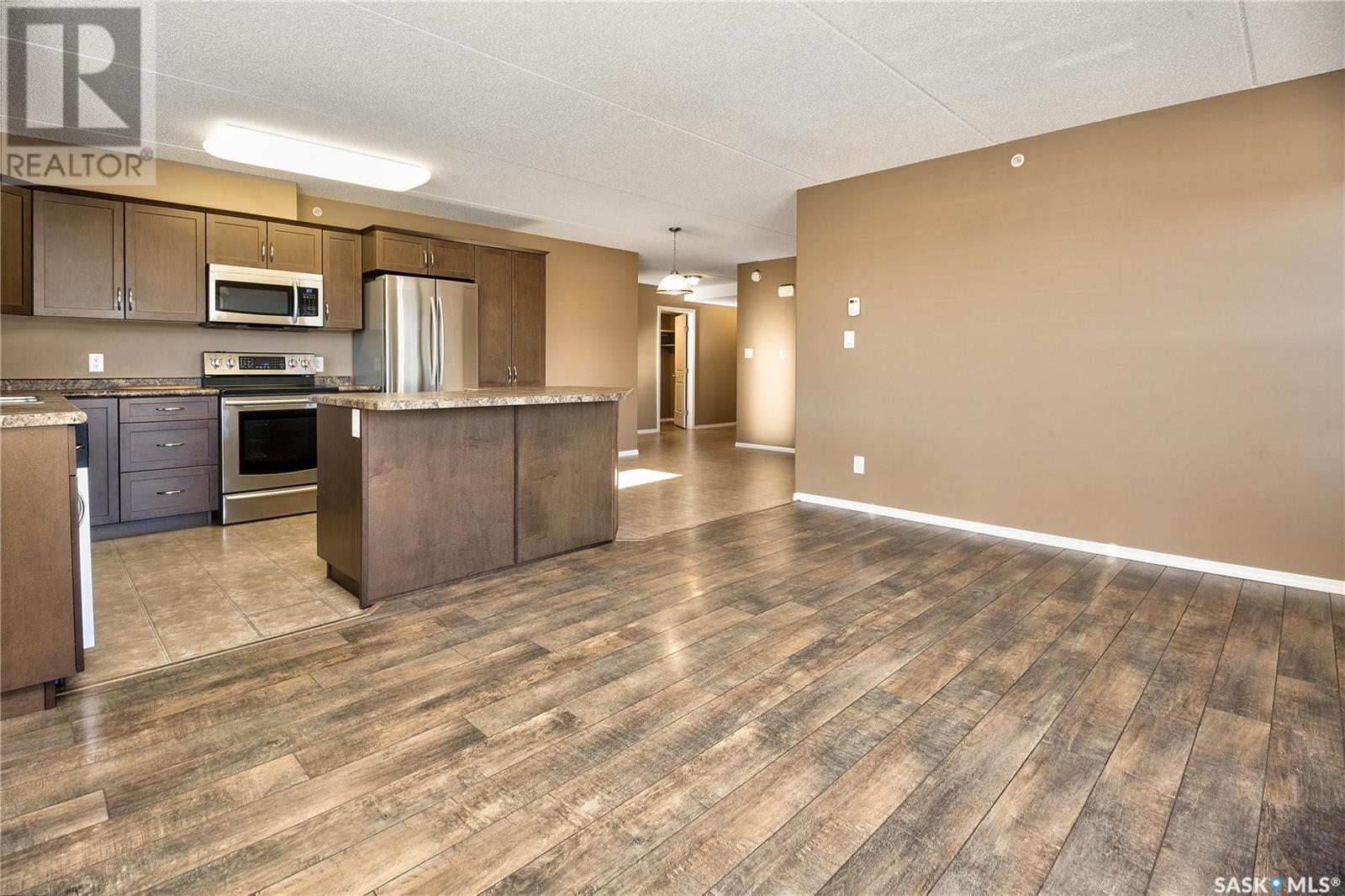 303 2781 Woodbridge DRIVE