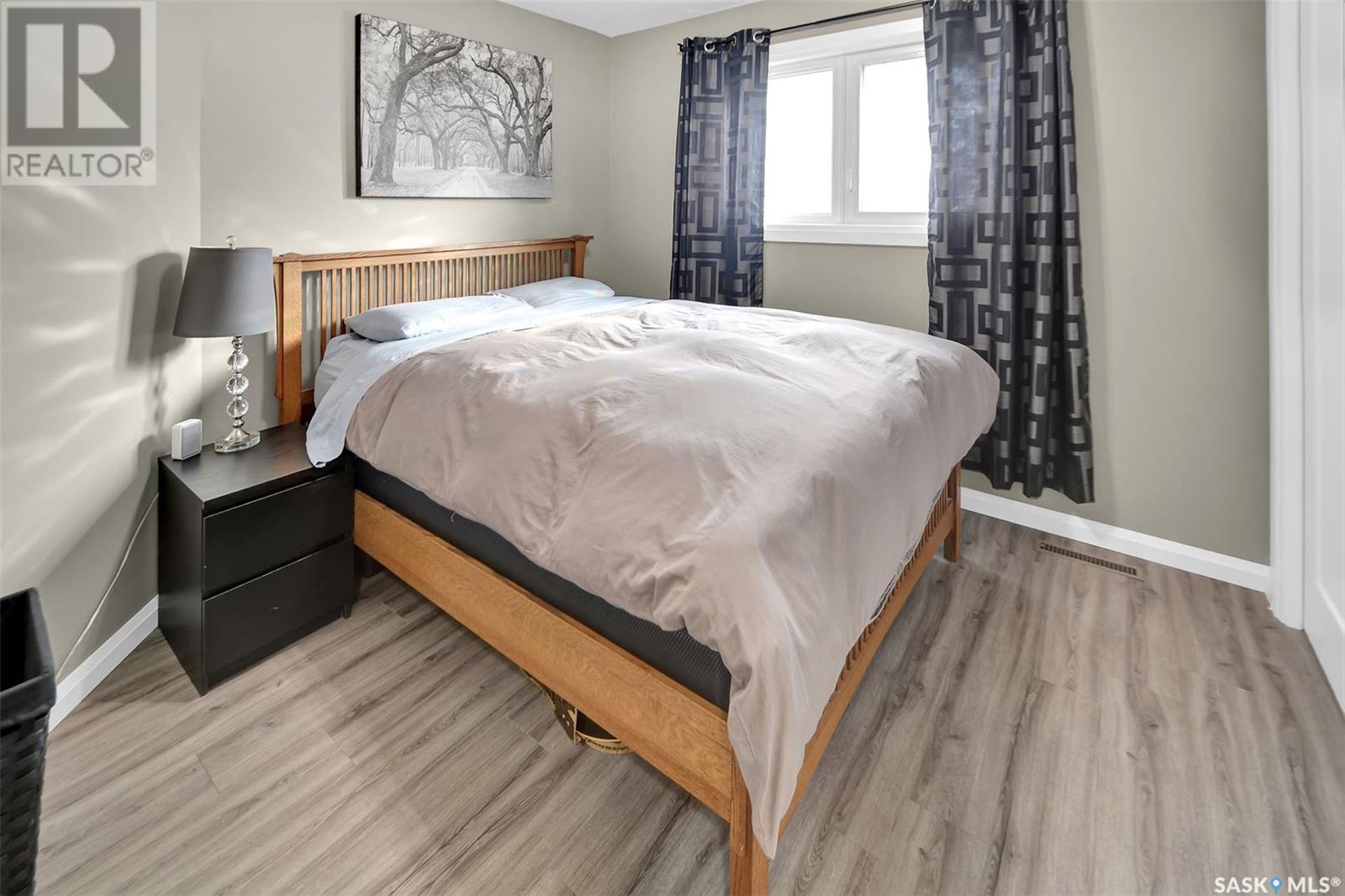 106 2nd AVENUE W