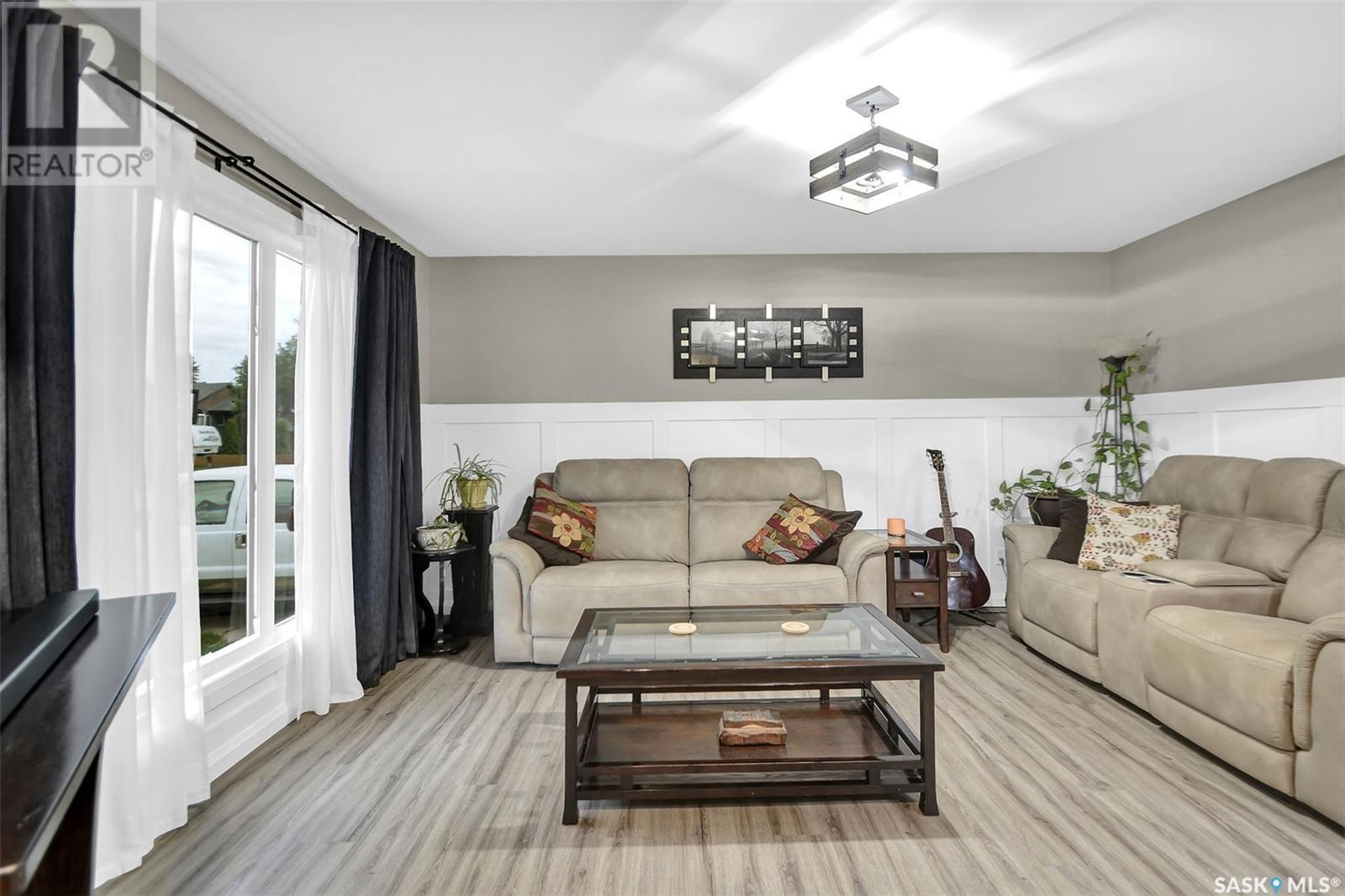 106 2nd AVENUE W