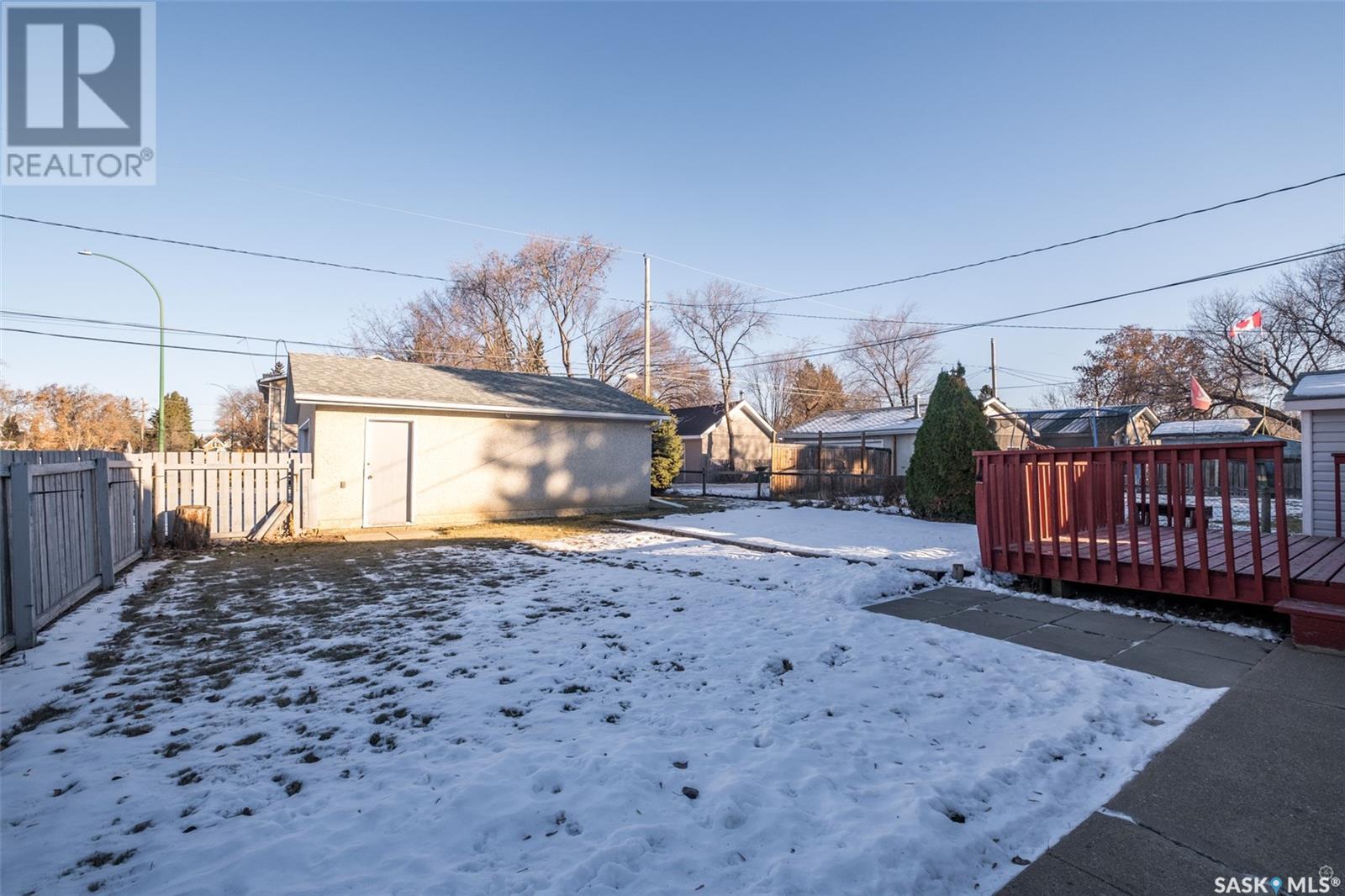700 6th STREET E