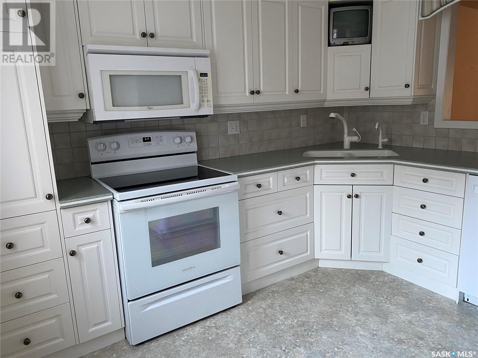 1206 Gryphons WALK