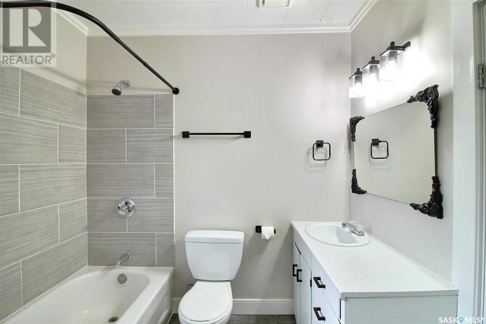 868 17th STREET W