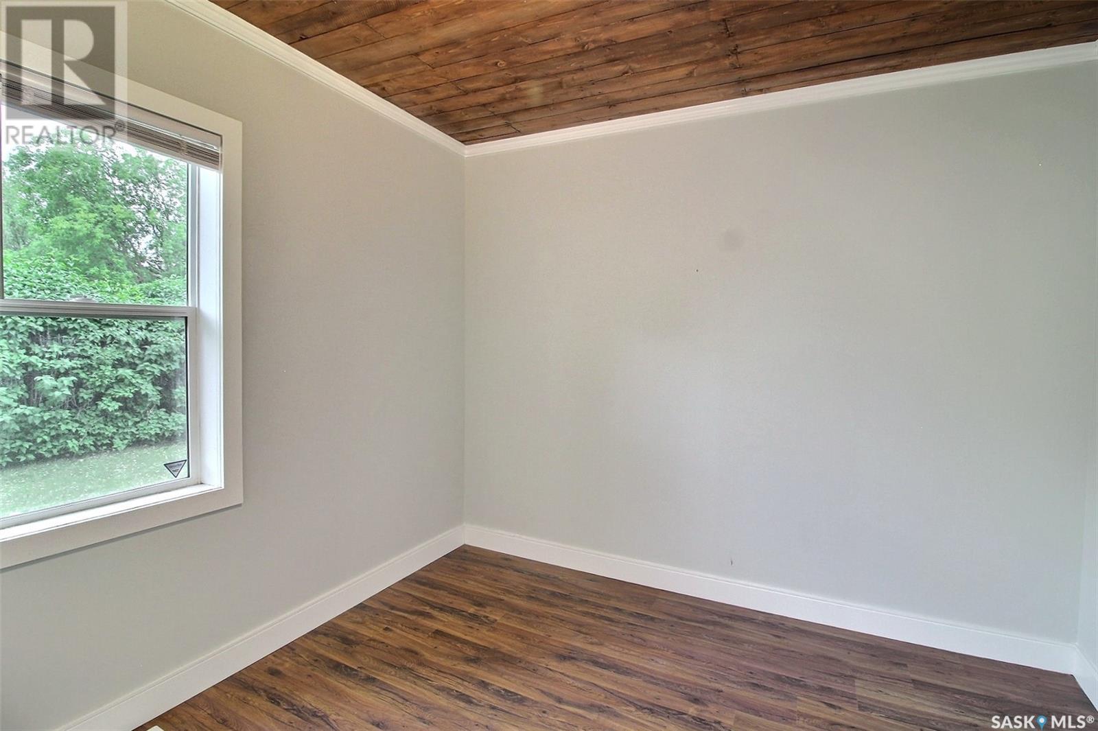 868 17th STREET W