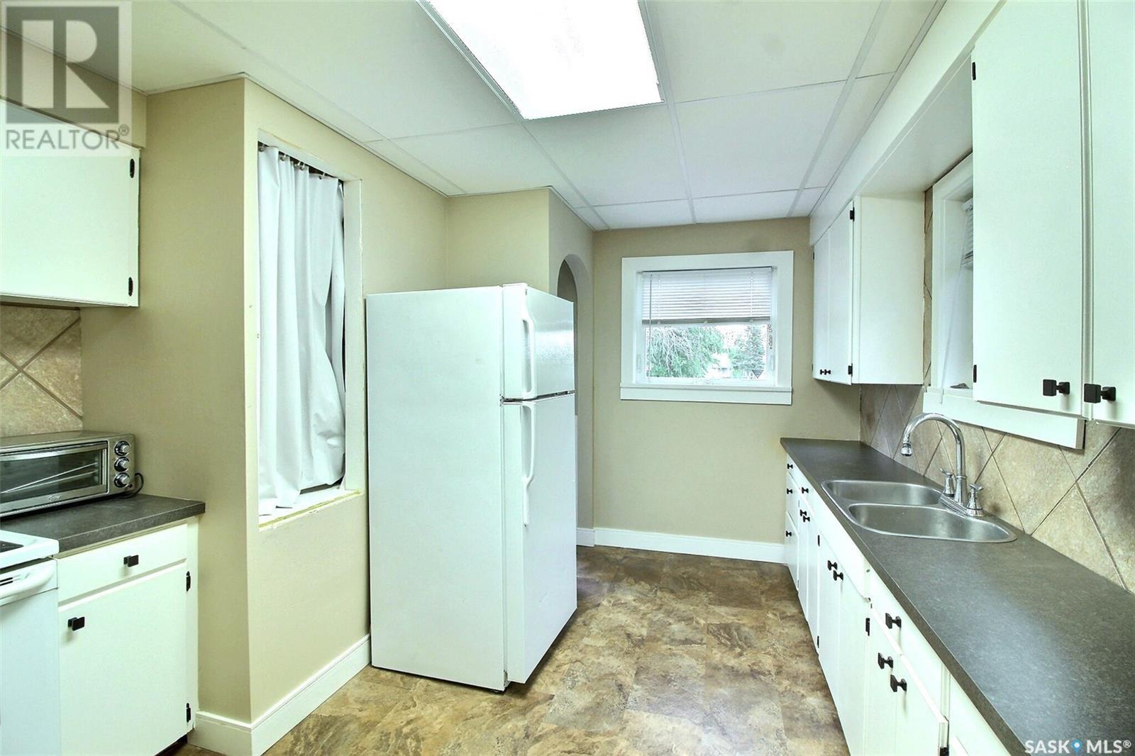 868 17th STREET W