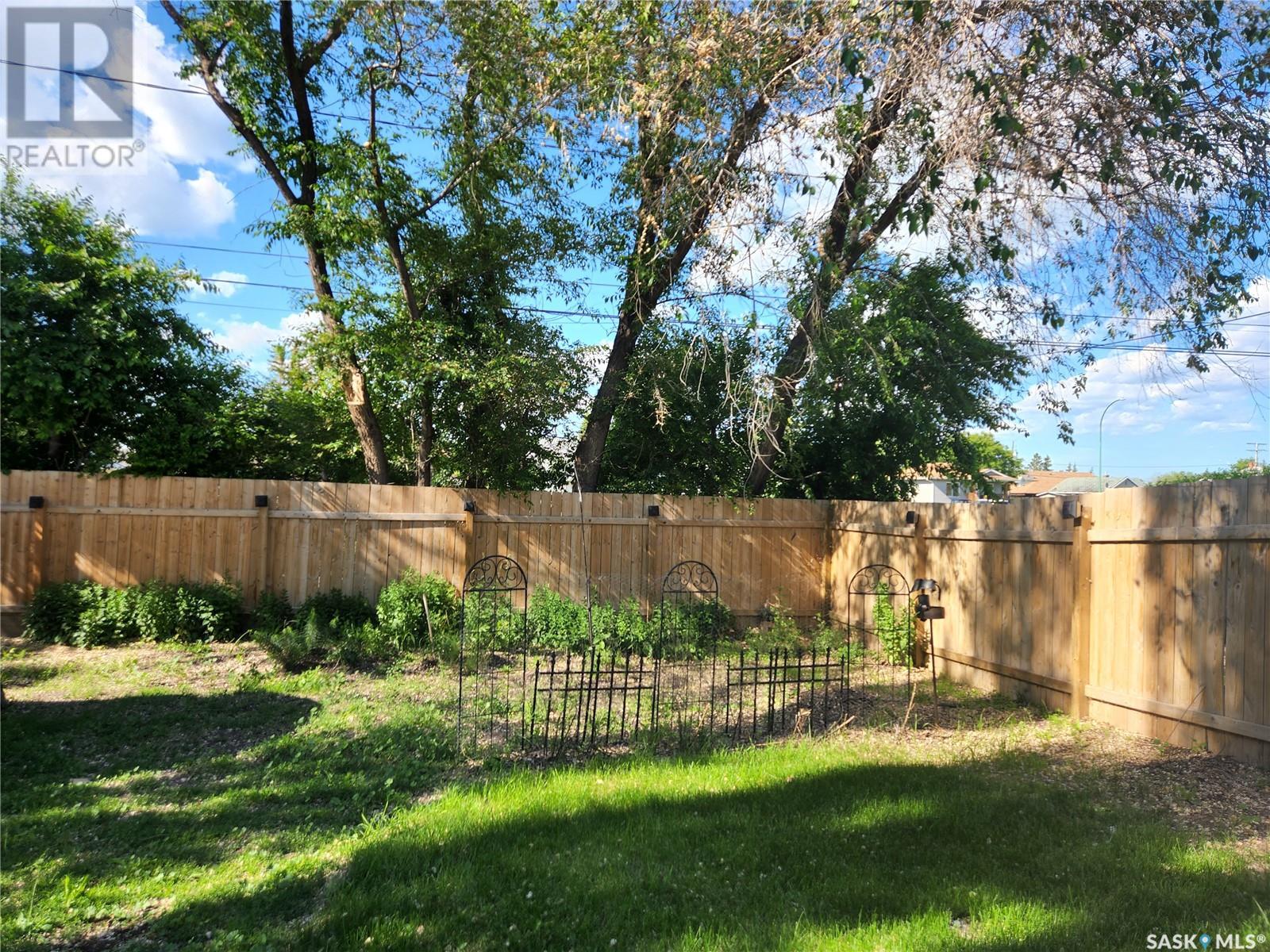 868 17th STREET W