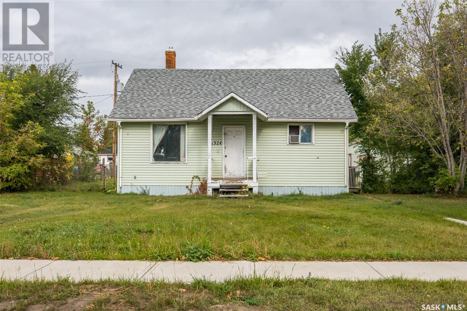 1924 15th STREET W