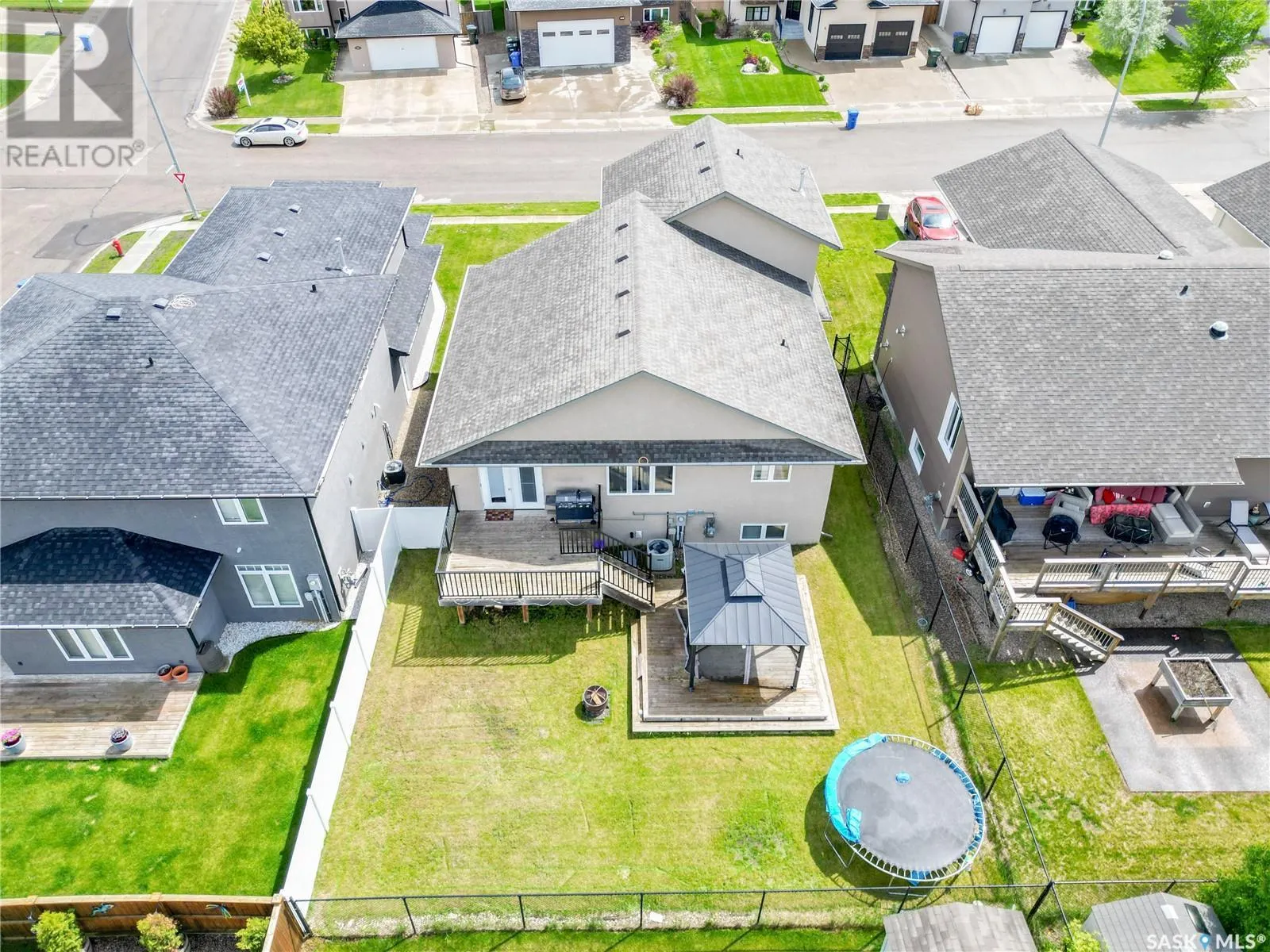 15 Hadley ROAD