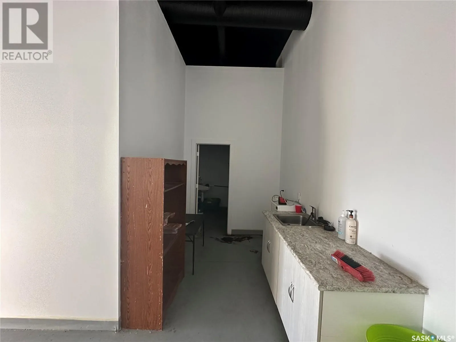 7 403 Main STREET