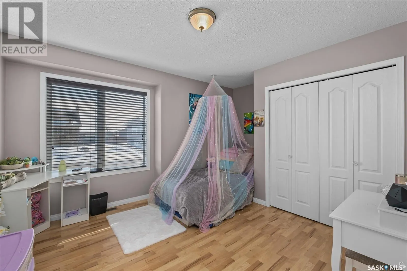 1 Poplar CRESCENT