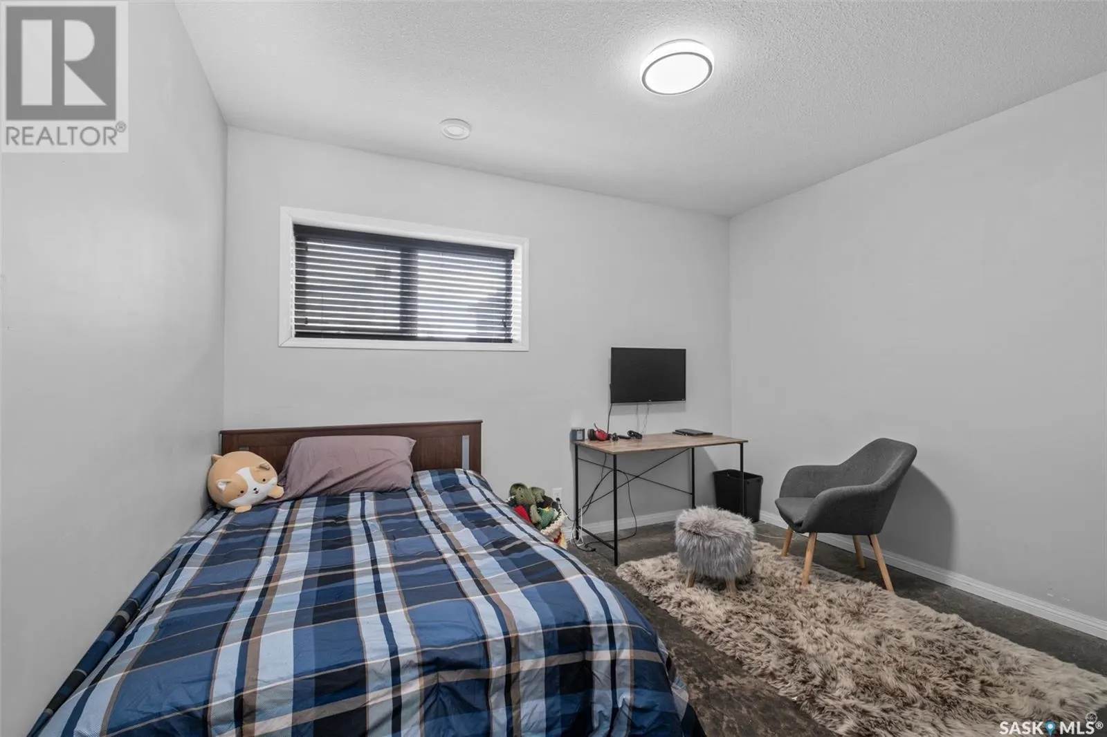 1 Poplar CRESCENT
