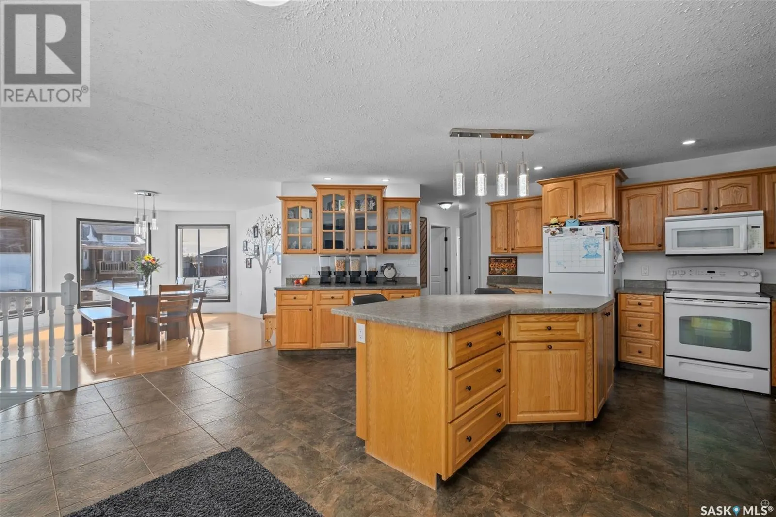 1 Poplar CRESCENT