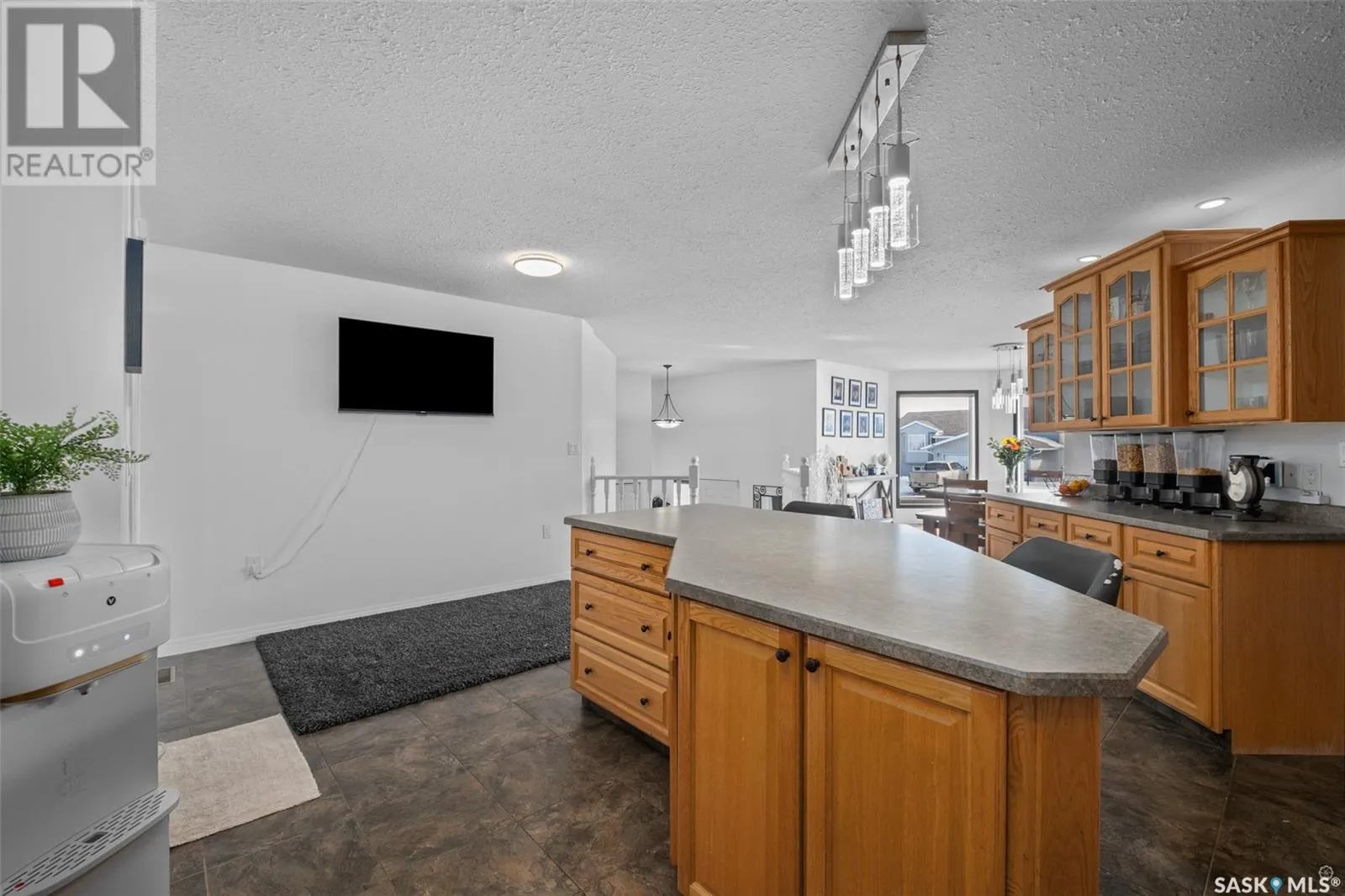 1 Poplar CRESCENT