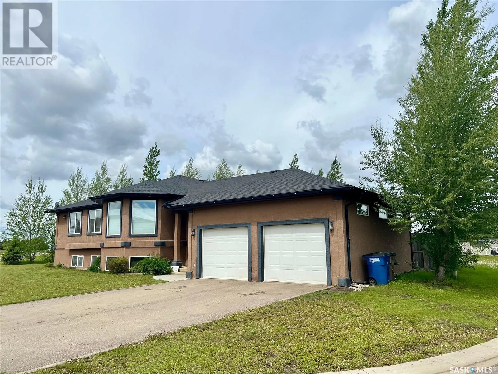 1 Poplar CRESCENT