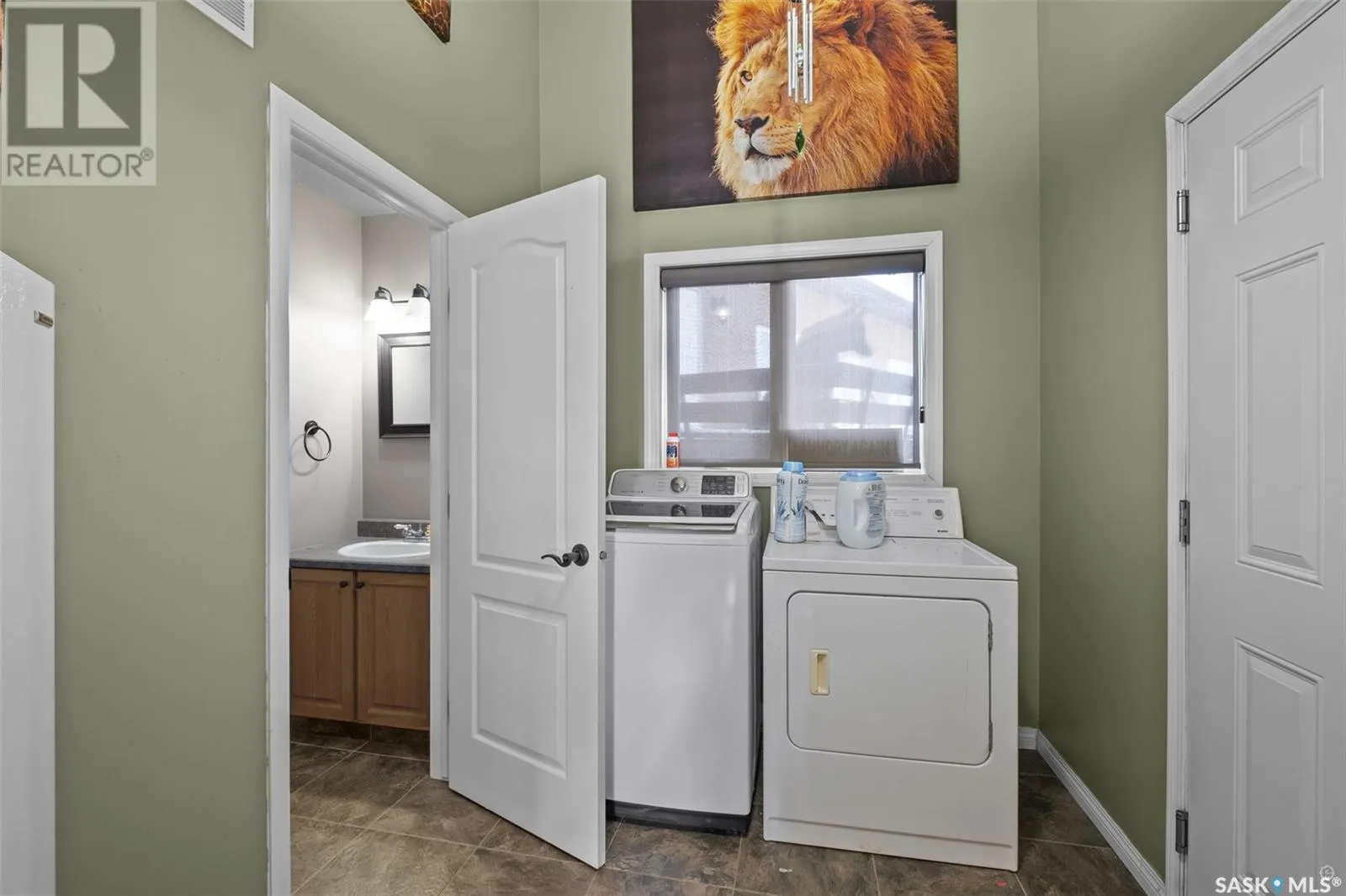1 Poplar CRESCENT