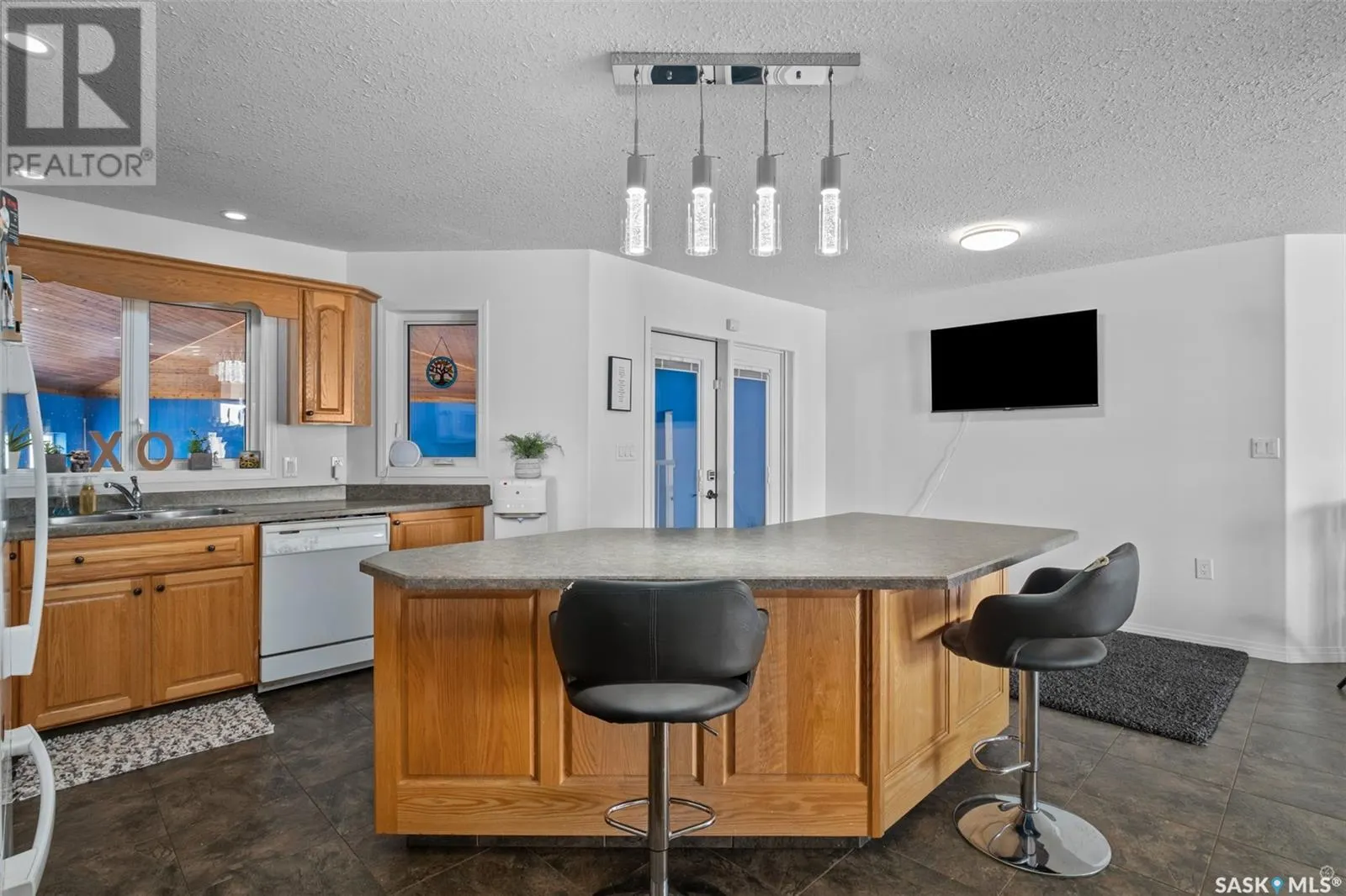 1 Poplar CRESCENT