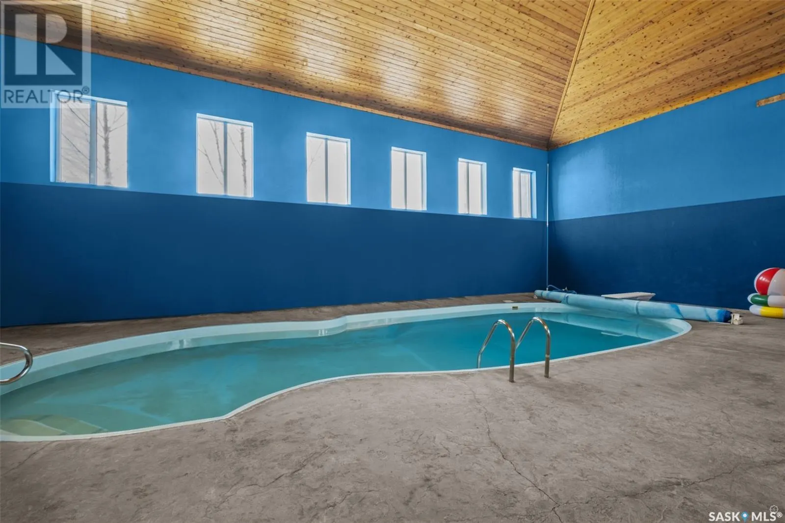 1 Poplar CRESCENT