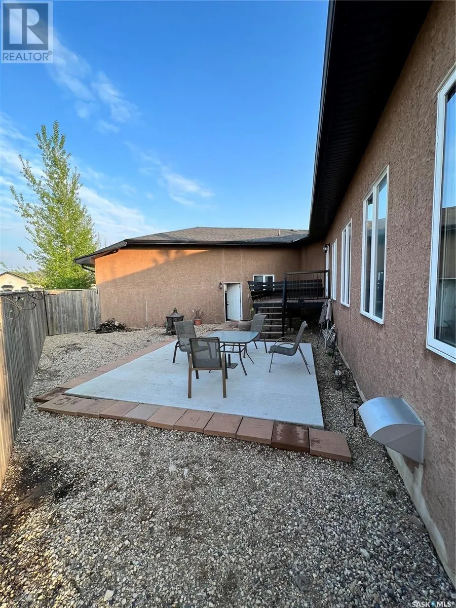 1 Poplar CRESCENT