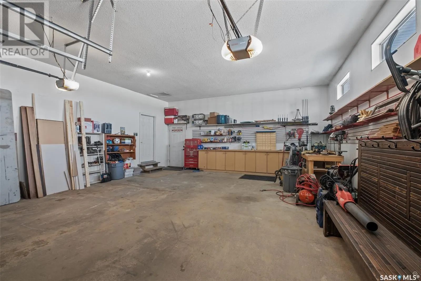 1 Poplar CRESCENT