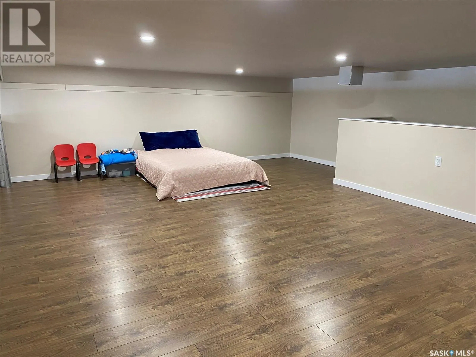 5 403 Main STREET
