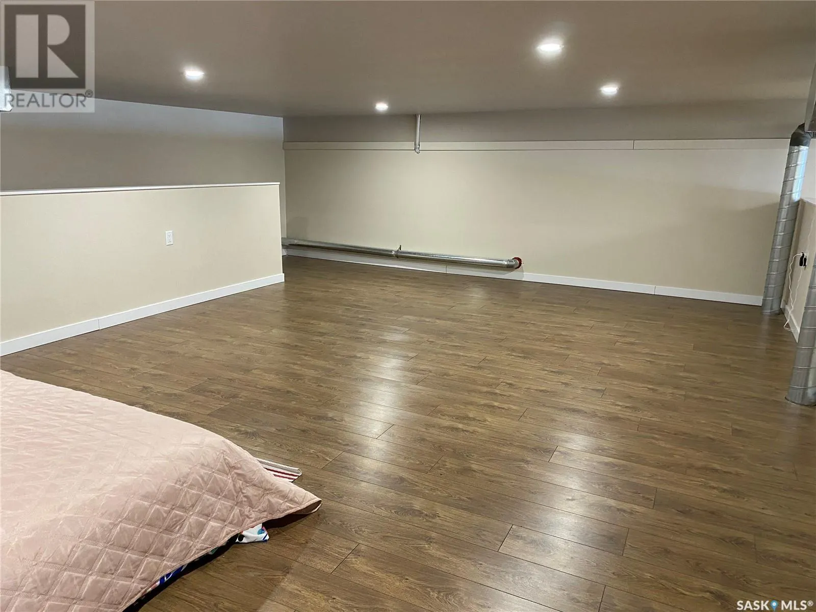 5 403 Main STREET