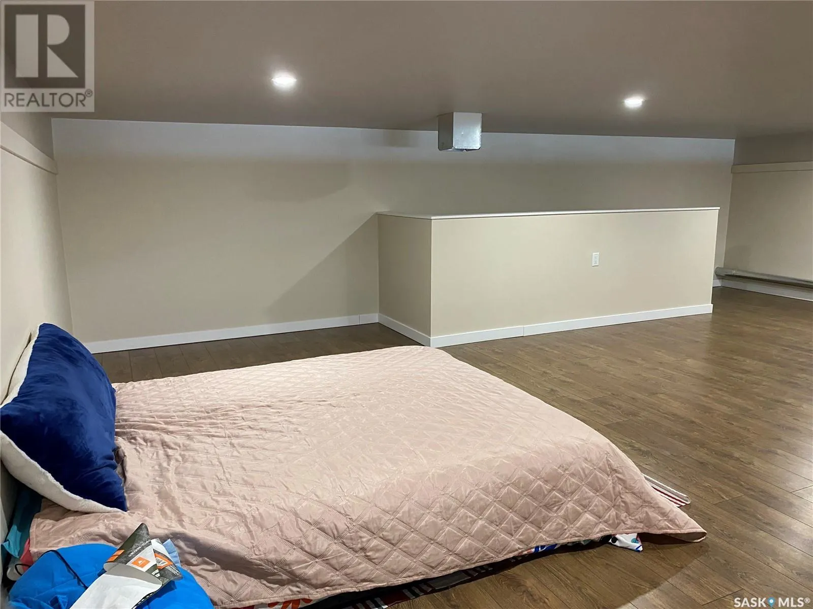 5 403 Main STREET
