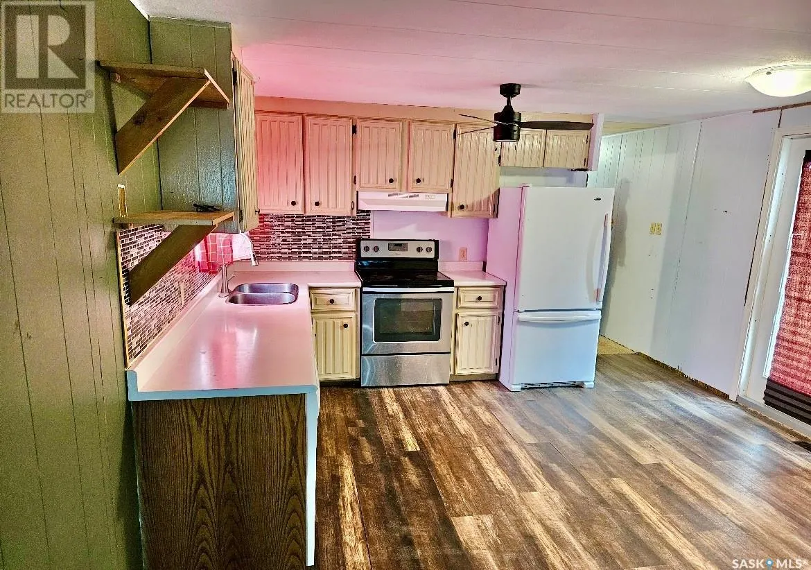 305 2nd STREET W