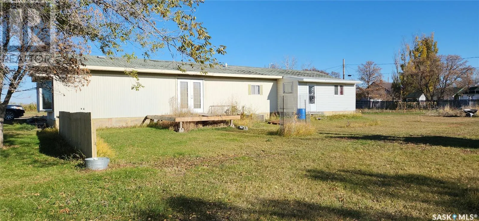 305 2nd STREET W