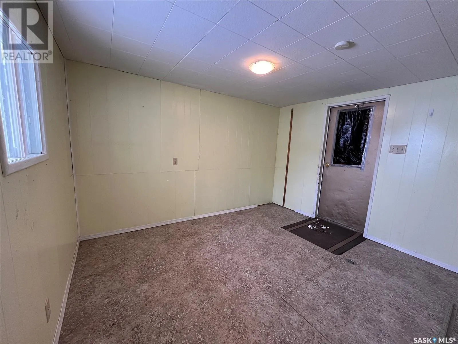 305 2nd STREET W