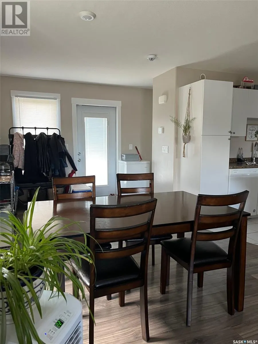 833 & 835 5th STREET E