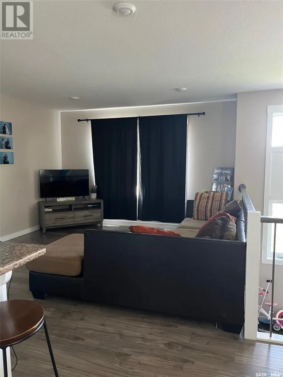 833 & 835 5th STREET E