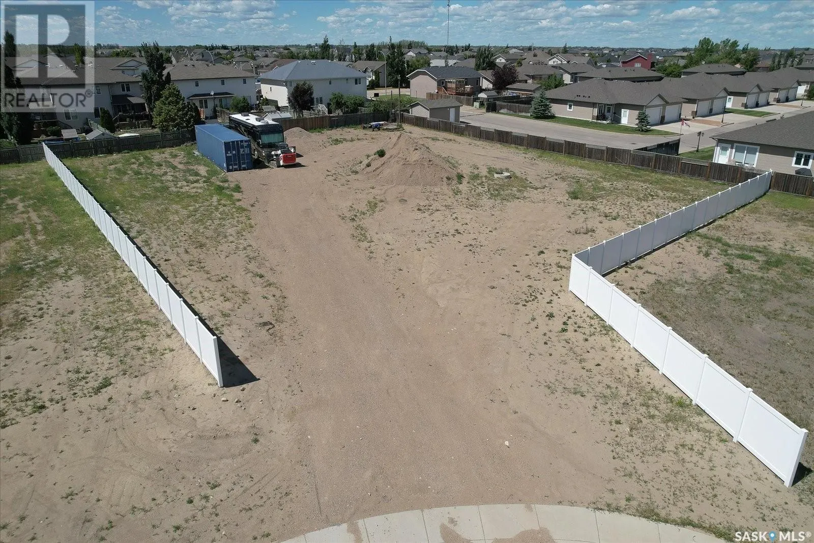 9 Loewen COURT