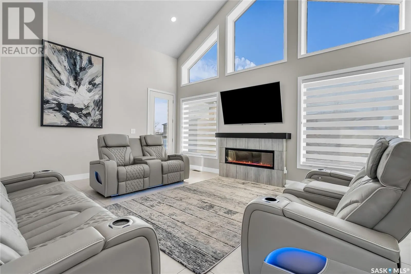 9 Loewen COURT