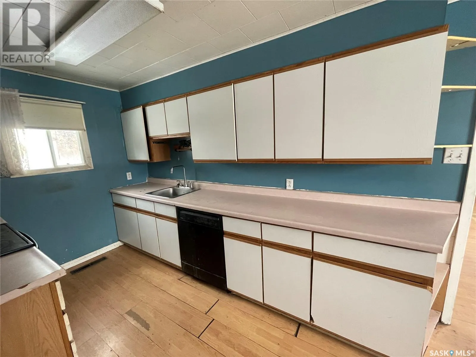 771 1st STREET W
