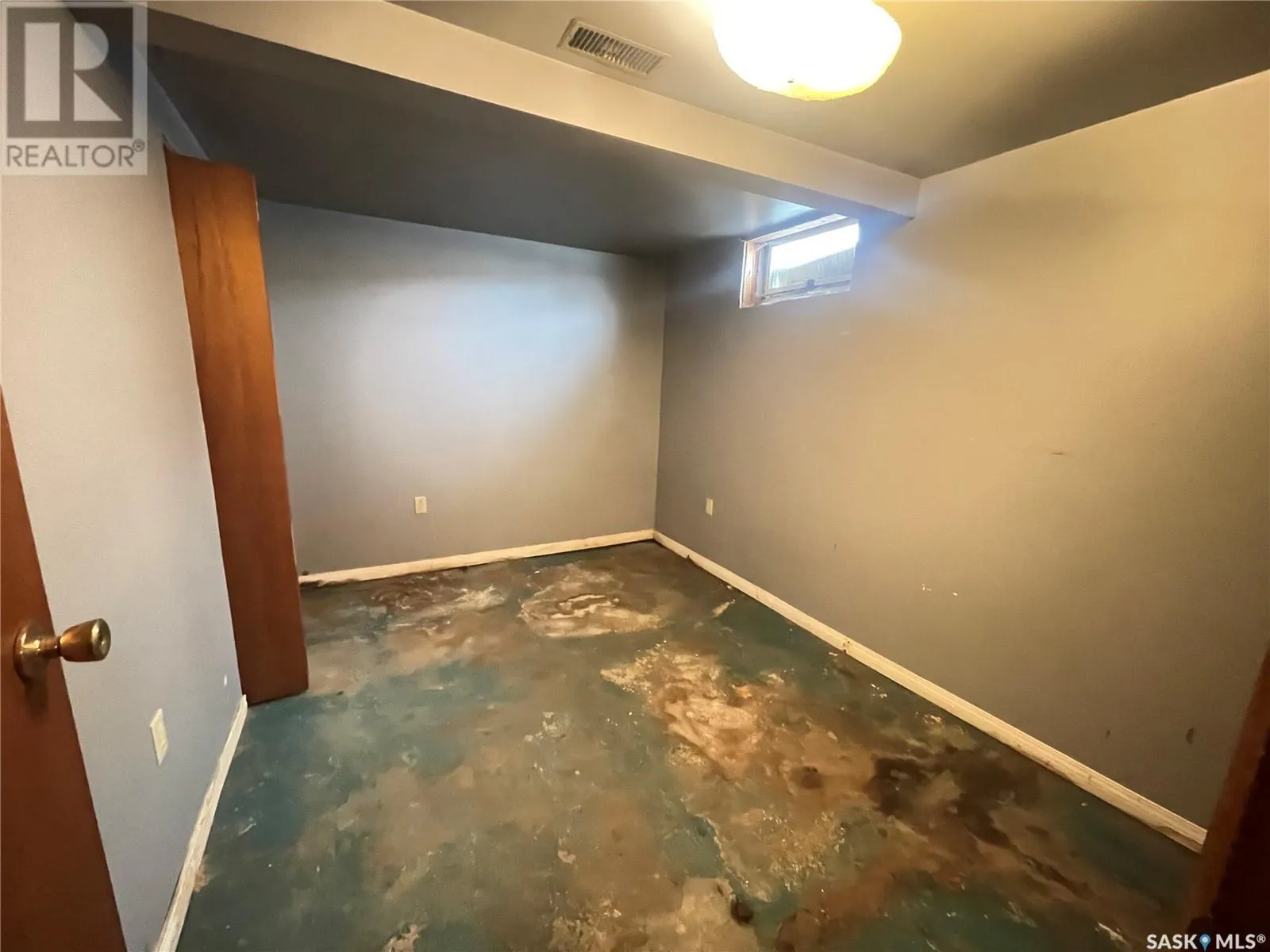 771 1st STREET W