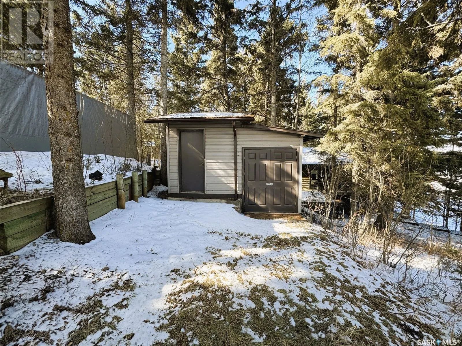 102 Lakeshore COURT