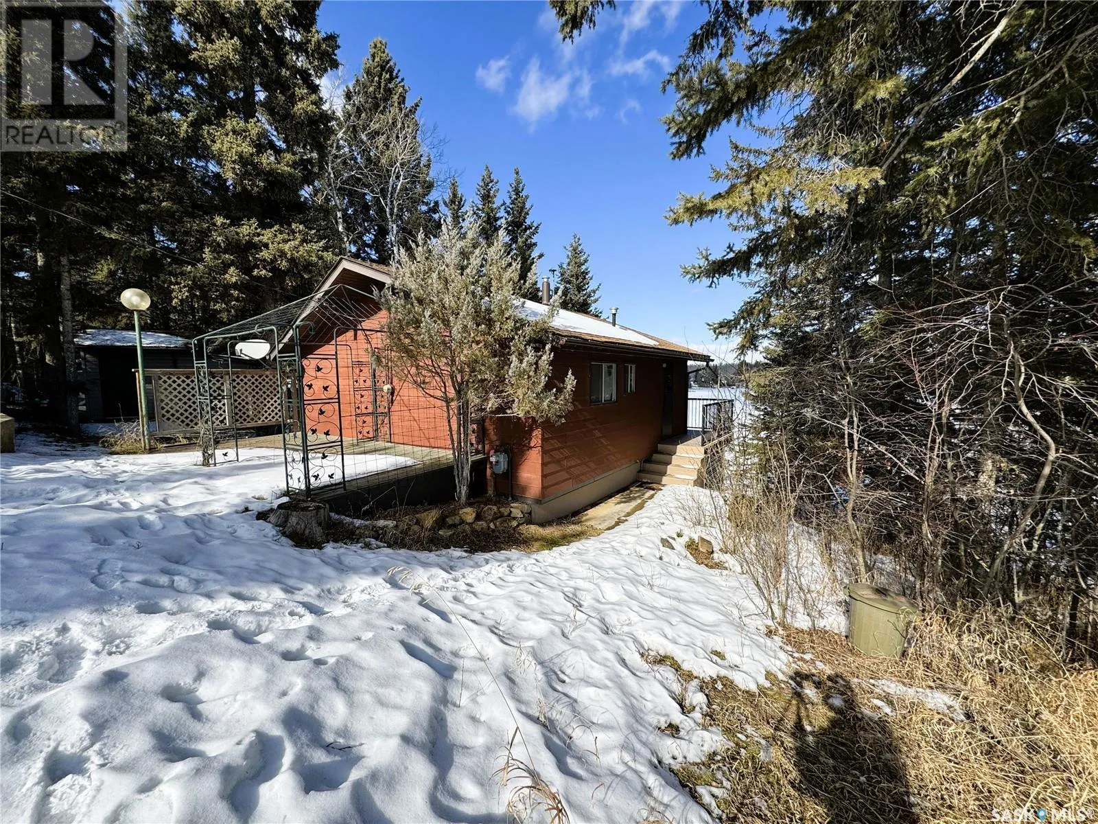 102 Lakeshore COURT